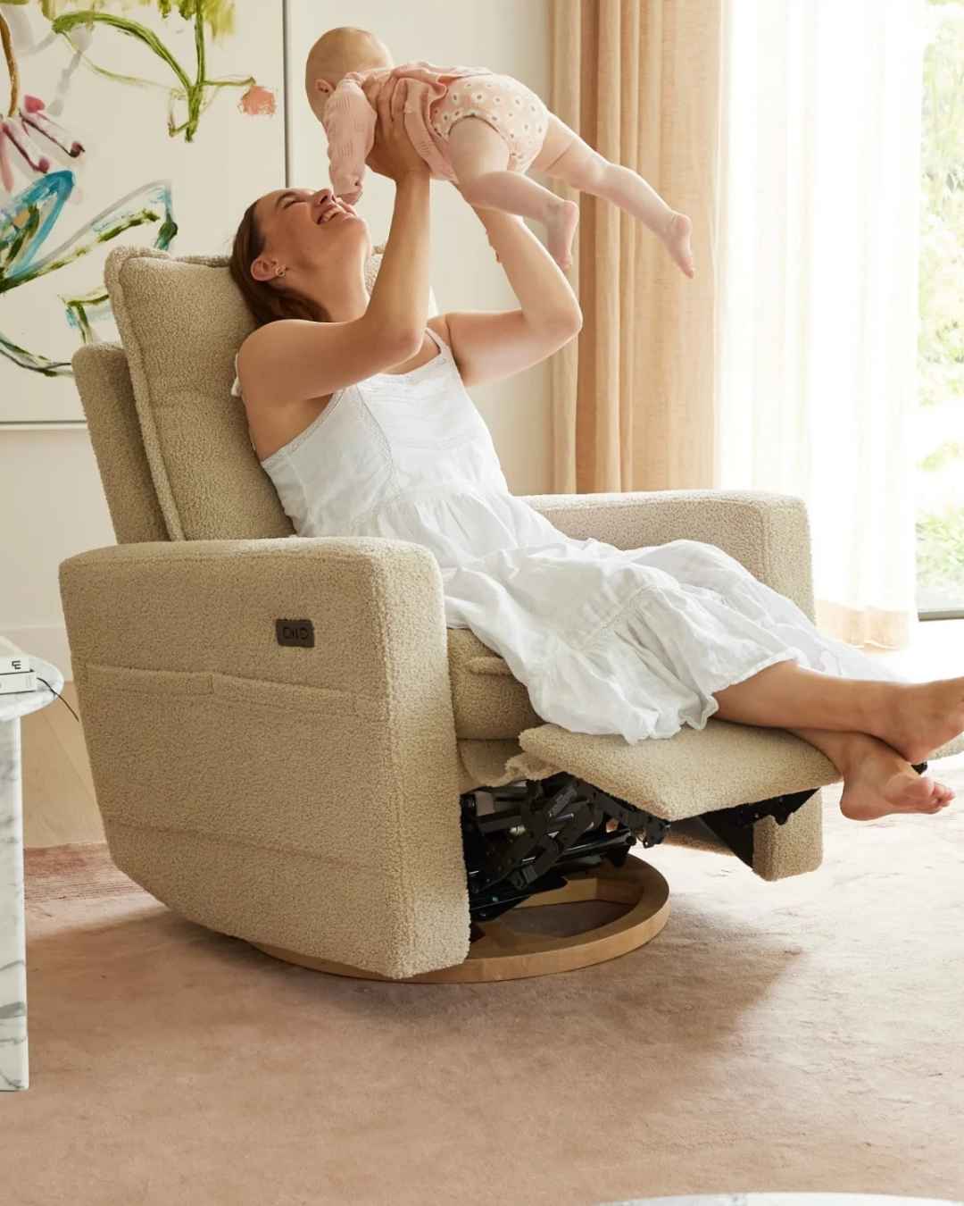 IL TUTTO Frankie Electric Nursery Chair